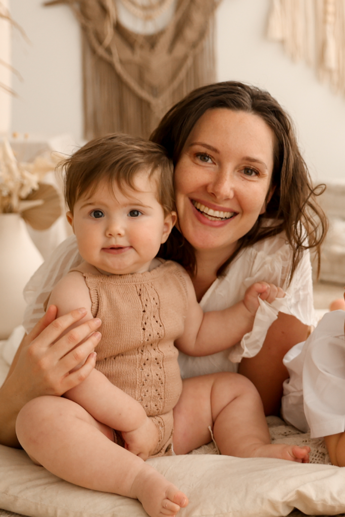 So mom , périnatalité, parentalité, grossesse, accompagnante, Toulouse. Thalasso bain bébé, bain bébé, bain de naissance, Le bain de Sonia. Massage bébé : Massage bébé. Réflexologie plantaire : RGO, coliques, reflux bébé, bébé constipé. Kobido : Massage femme enceinte Massage maman. Rebozo : soin rebozo , massage maman, rituel rebozo. Sommeil : Problème sommeil bébé, régression du sommeil bébé, Consultation : DME, alimentation bébé, liste de naissance, valise de maternité, cadeaux de naissance, RGO, coliques bébé. Allaitement : consultation allaitement, consultante ibclc, atelier allaitement, allaiter bébé, crevasses, engorgement, douleurs allaitement.